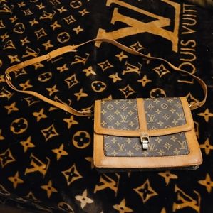 Vintage Louis Vuitton Satchel/Cross body bag